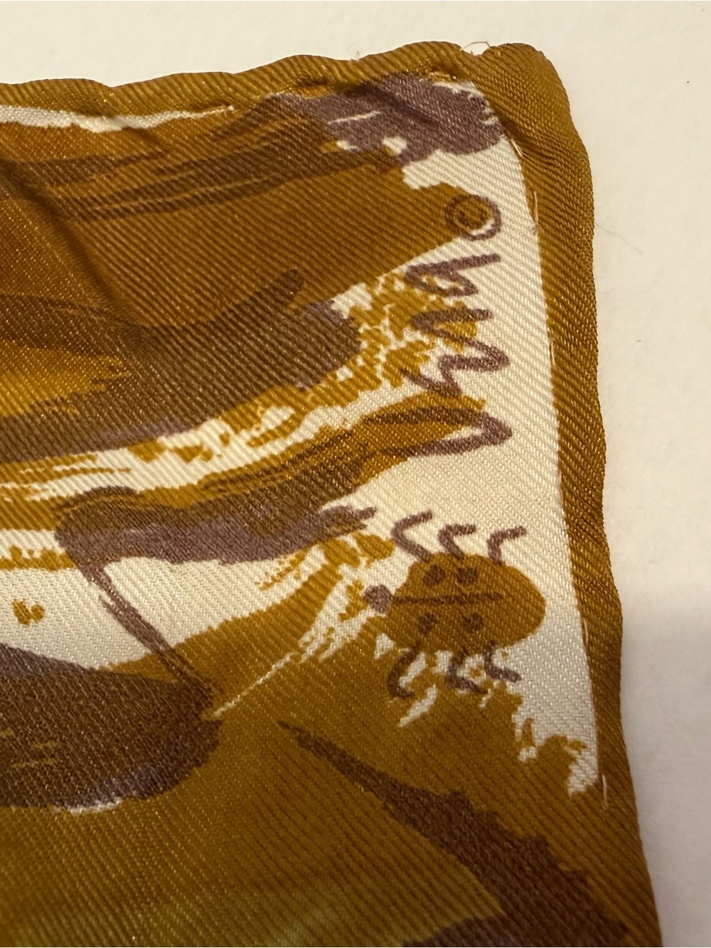 Set of Three Patterned Scarves - Mustard, Burgundy, Royal Blue Vera Neumann - Picture 5 of 16
